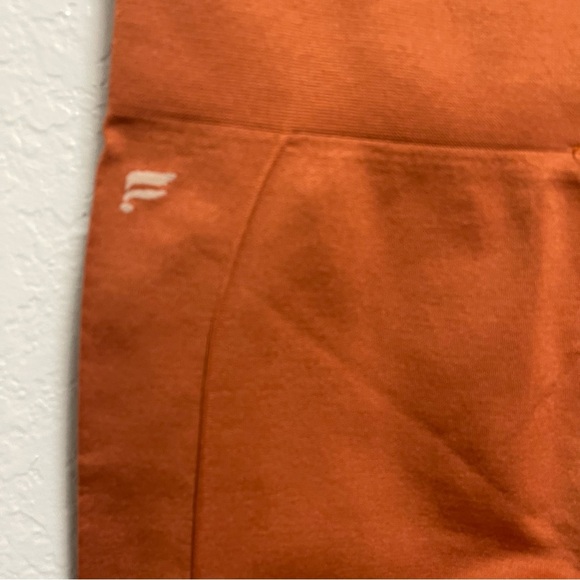 Fabletics Sync Seamless High-Waisted 7/8 Legging Size XS - Picture 4 of 5